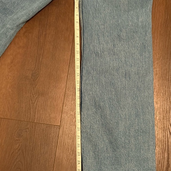 Abercrombie 90’s Relaxed High Rise Women's Jeans - Picture 4 of 11